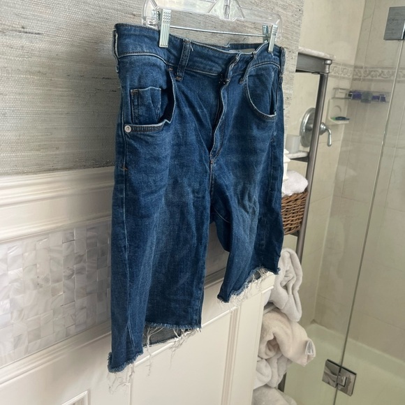 32 Anthropologie pilcro high rise slim jean shorts dark denim raw edge Bermudas - Picture 6 of 11